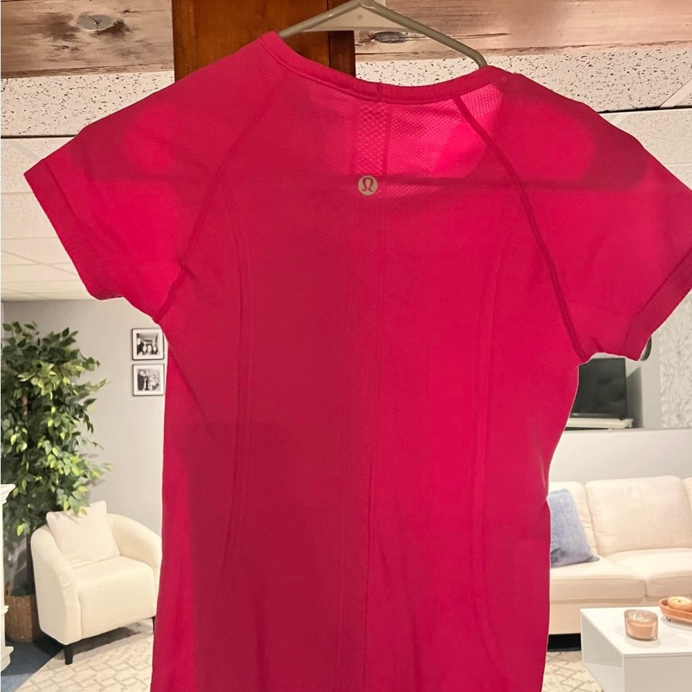 Lululemon Athletica Pink Fitted Polo T-Shirt